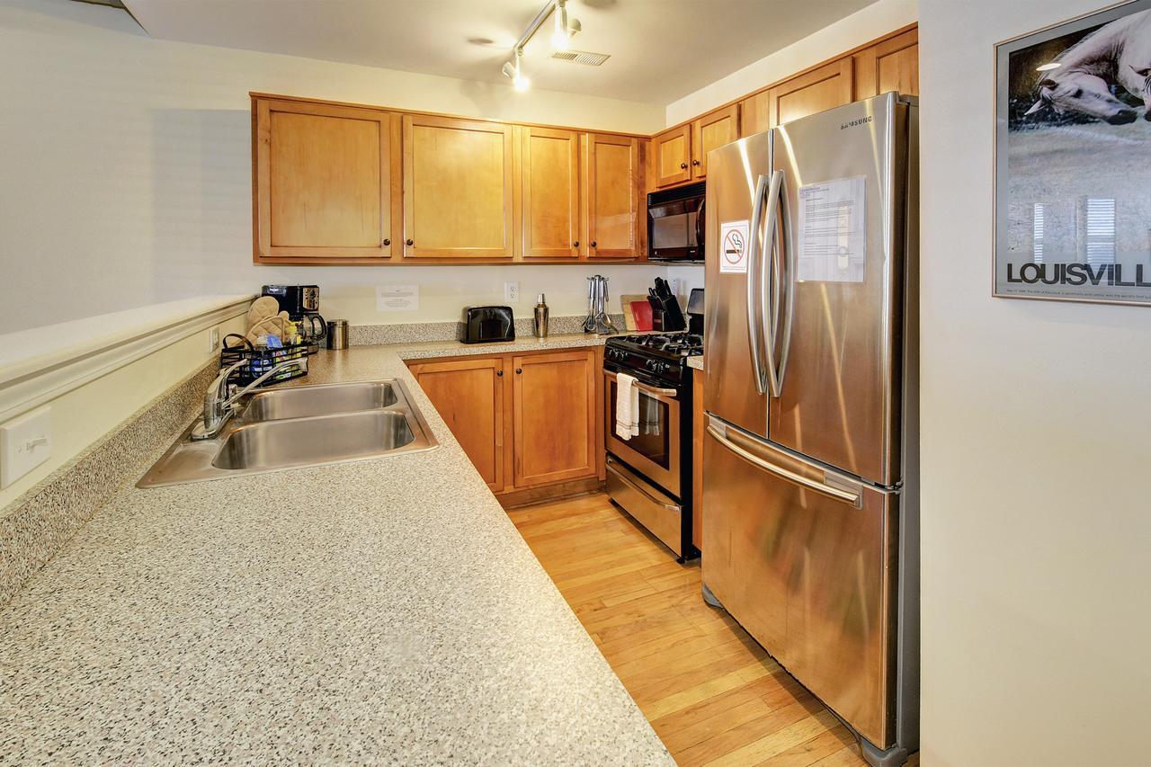 Restaurant Row Townhouse 2 King Bedrooms Louisville Luaran gambar